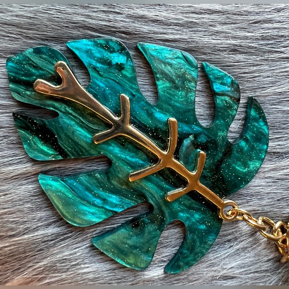 Boho Green Leaf with Gold Accent Purse Charm - Key Charm - Picture 2 of 6
